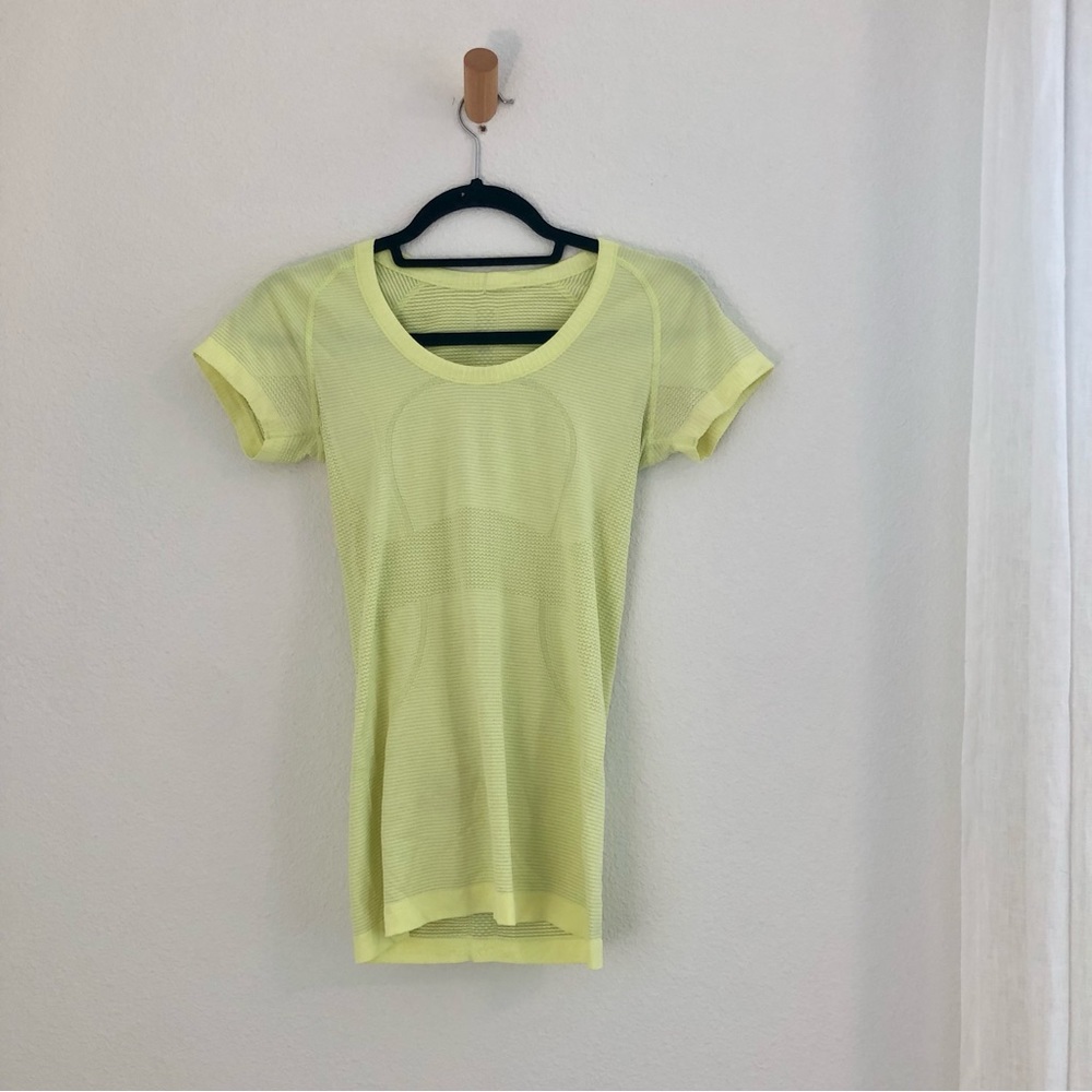 LULU LEMON | t shirt